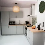 Palais Des Congres Arenes Centre Climatise Familial بيت للعطل نيم