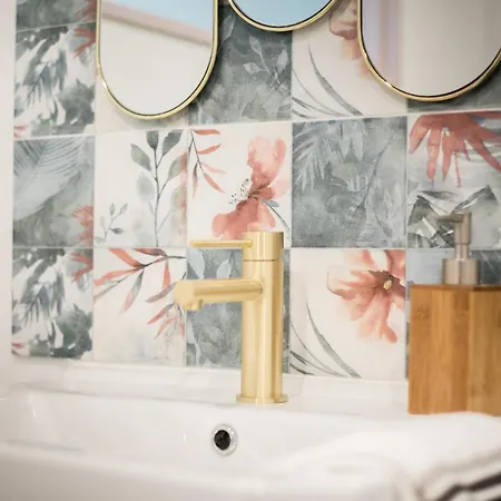 Palais Des Congres Arenes Centre Climatise Familial