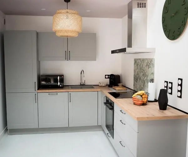 Palais Des Congres Arenes Centre Climatise Familial Semesterbostad Nîmes