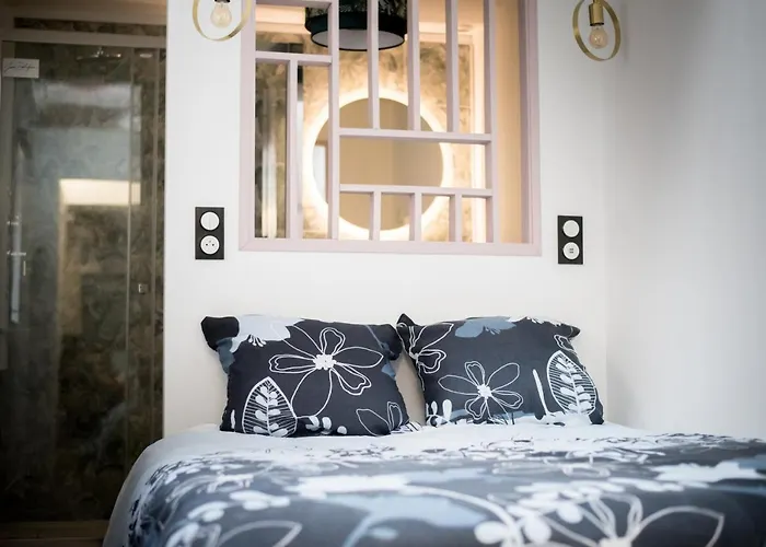 Semesterbostad Palais Des Congres Arenes Centre Climatise Familial Nîmes