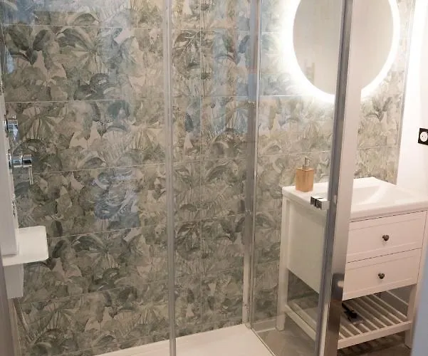 Palais Des Congres Arenes Centre Climatise Familial *