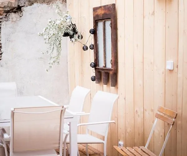 Semesterbostad Palais Des Congres Arenes Centre Climatise Familial *