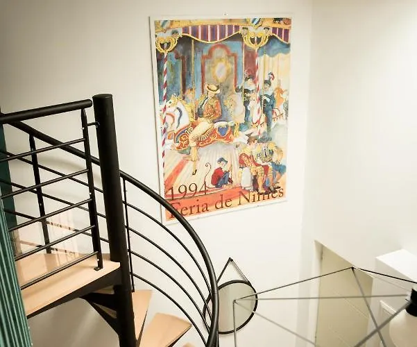 Semesterbostad Palais Des Congres Arenes Centre Climatise Familial Nîmes