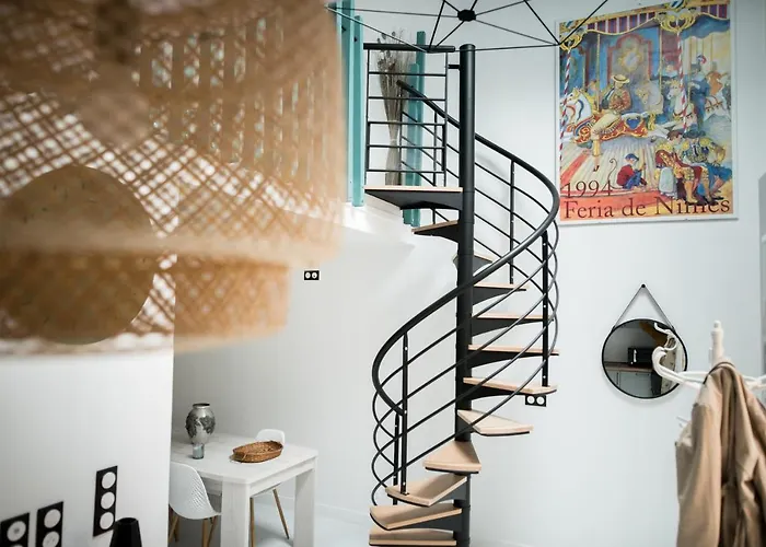 Palais Des Congres Arenes Centre Climatise Familial *